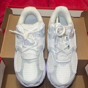 Nike V5 RNR "White/Black/Metallic Silver" Men's Shoe